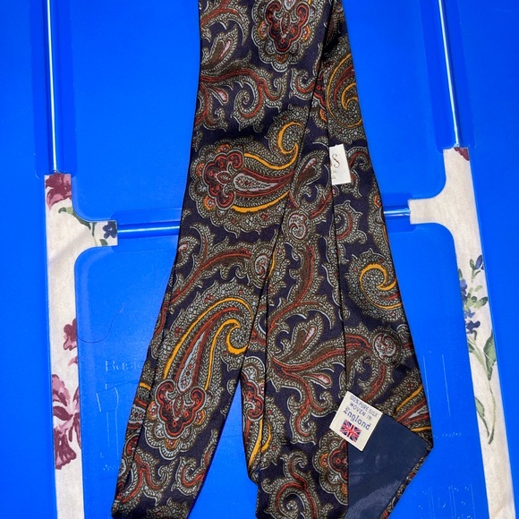 Pre-Owned 100% Pure Silk Woven In England Buffums Men Neck Tie - Picture 2 of 4